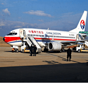 张家界航空运输航空快运业稳步发展的原因是什么？